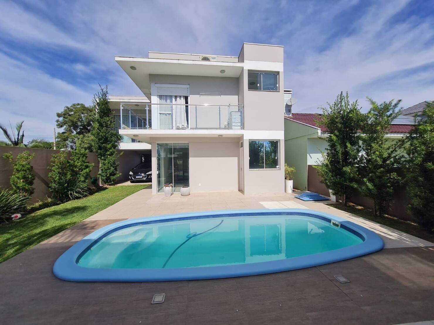 Casa à venda com 3 quartos, 360m² - Foto 1