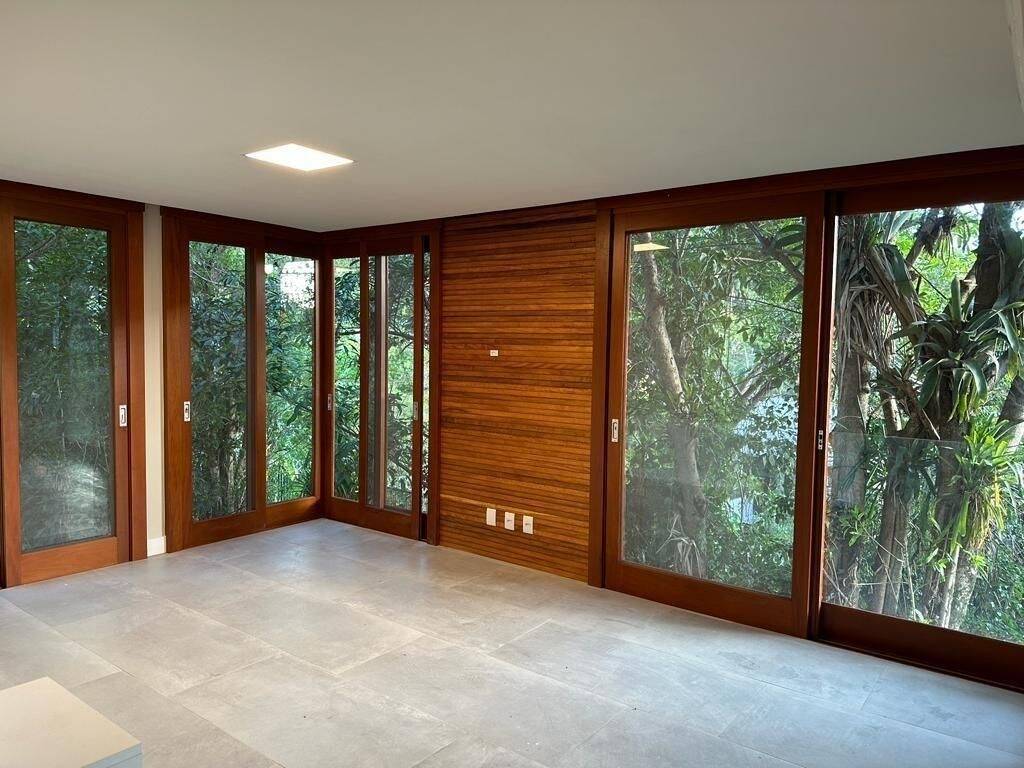 Casa para alugar com 3 quartos, 450m² - Foto 14