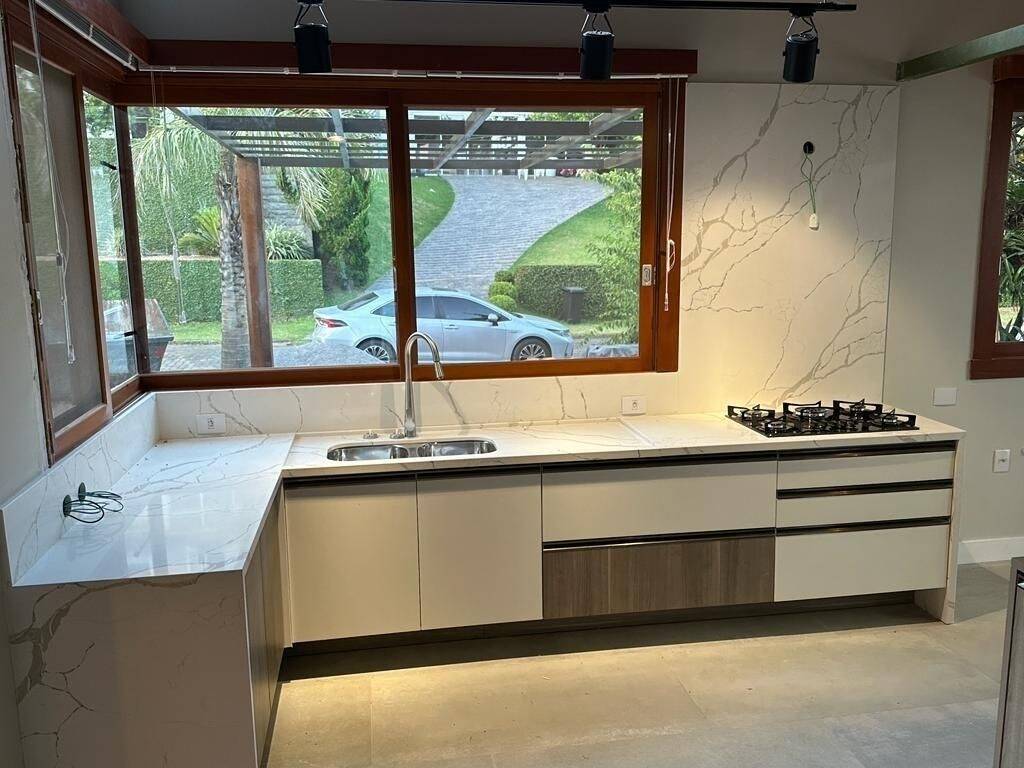 Casa para alugar com 3 quartos, 450m² - Foto 17