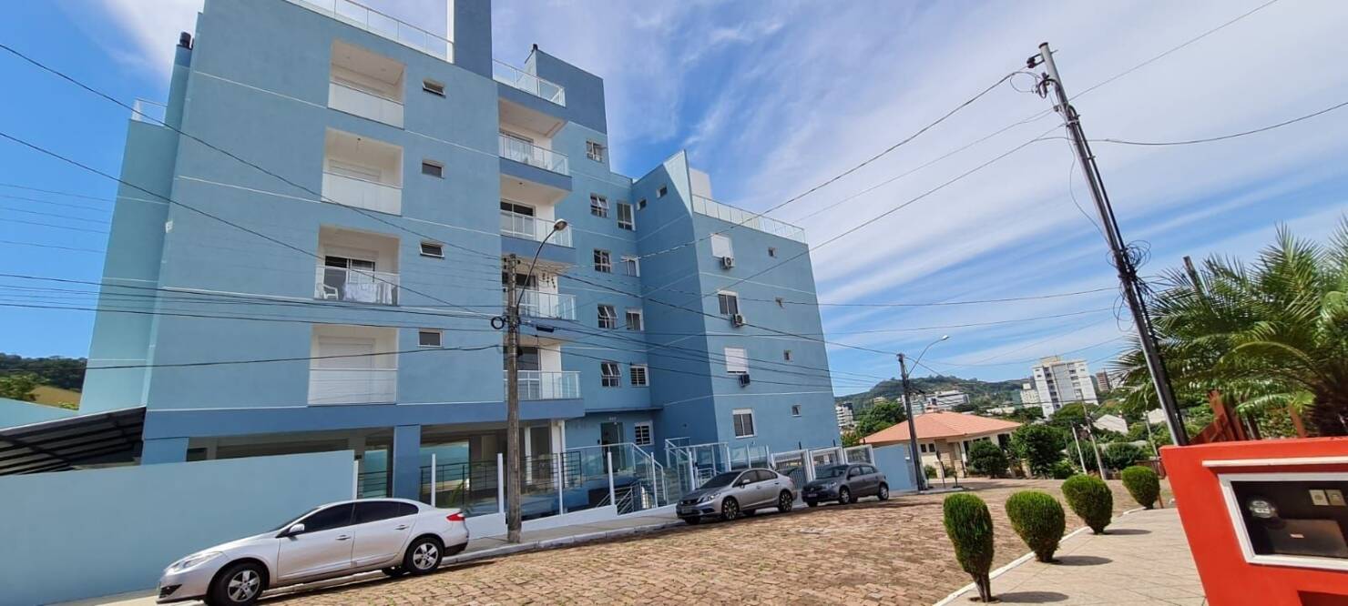 Apartamento à venda com 3 quartos, 199m² - Foto 2