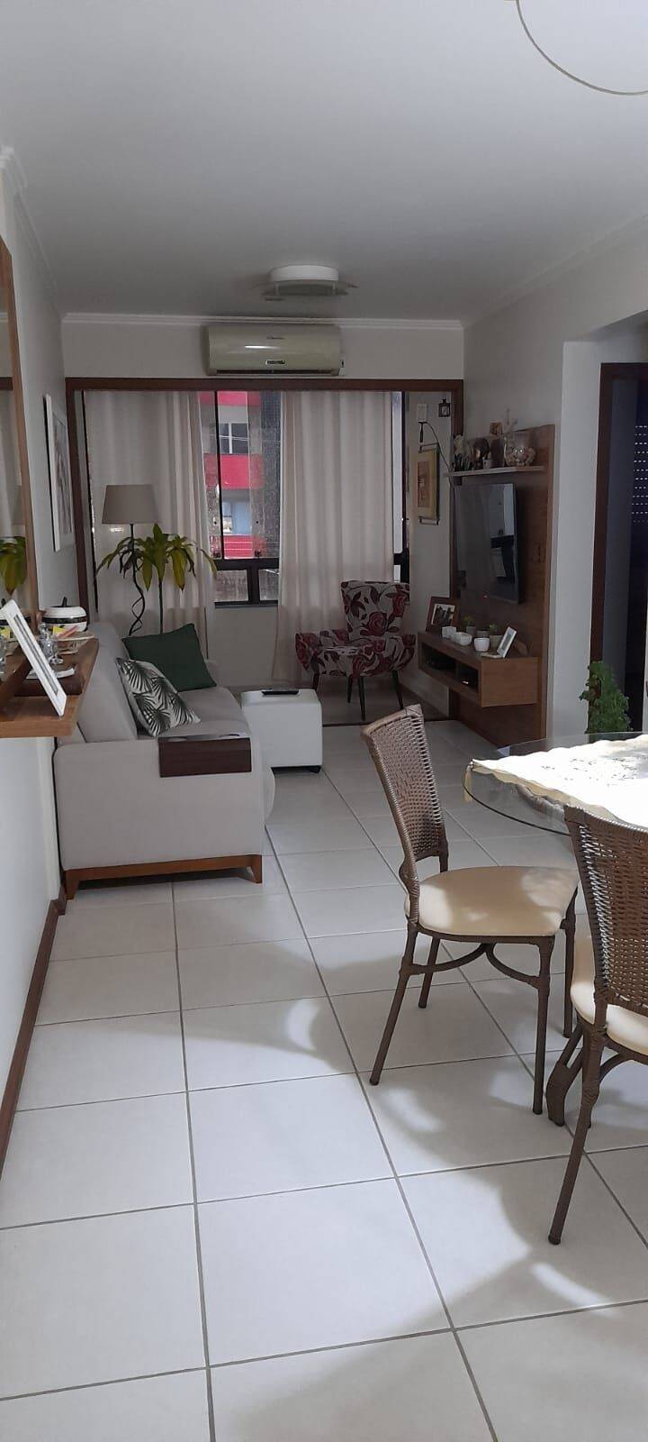 Apartamento à venda com 2 quartos, 60m² - Foto 1