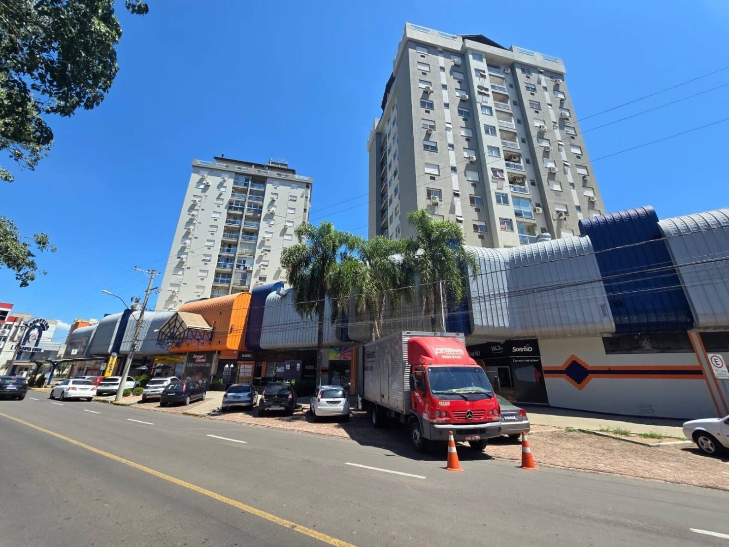 Apartamento à venda com 3 quartos, 77m² - Foto 4