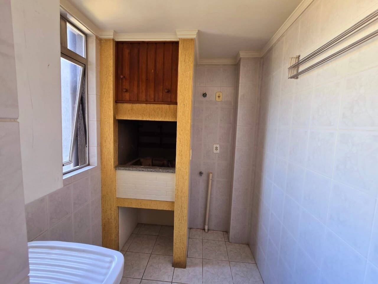 Apartamento à venda com 3 quartos, 77m² - Foto 2