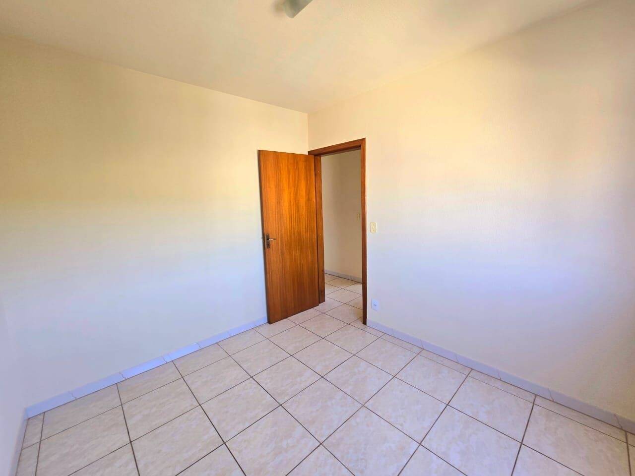Apartamento à venda com 3 quartos, 77m² - Foto 12