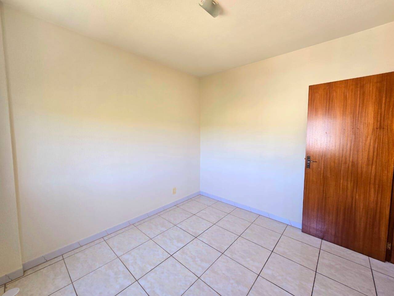 Apartamento à venda com 3 quartos, 77m² - Foto 13