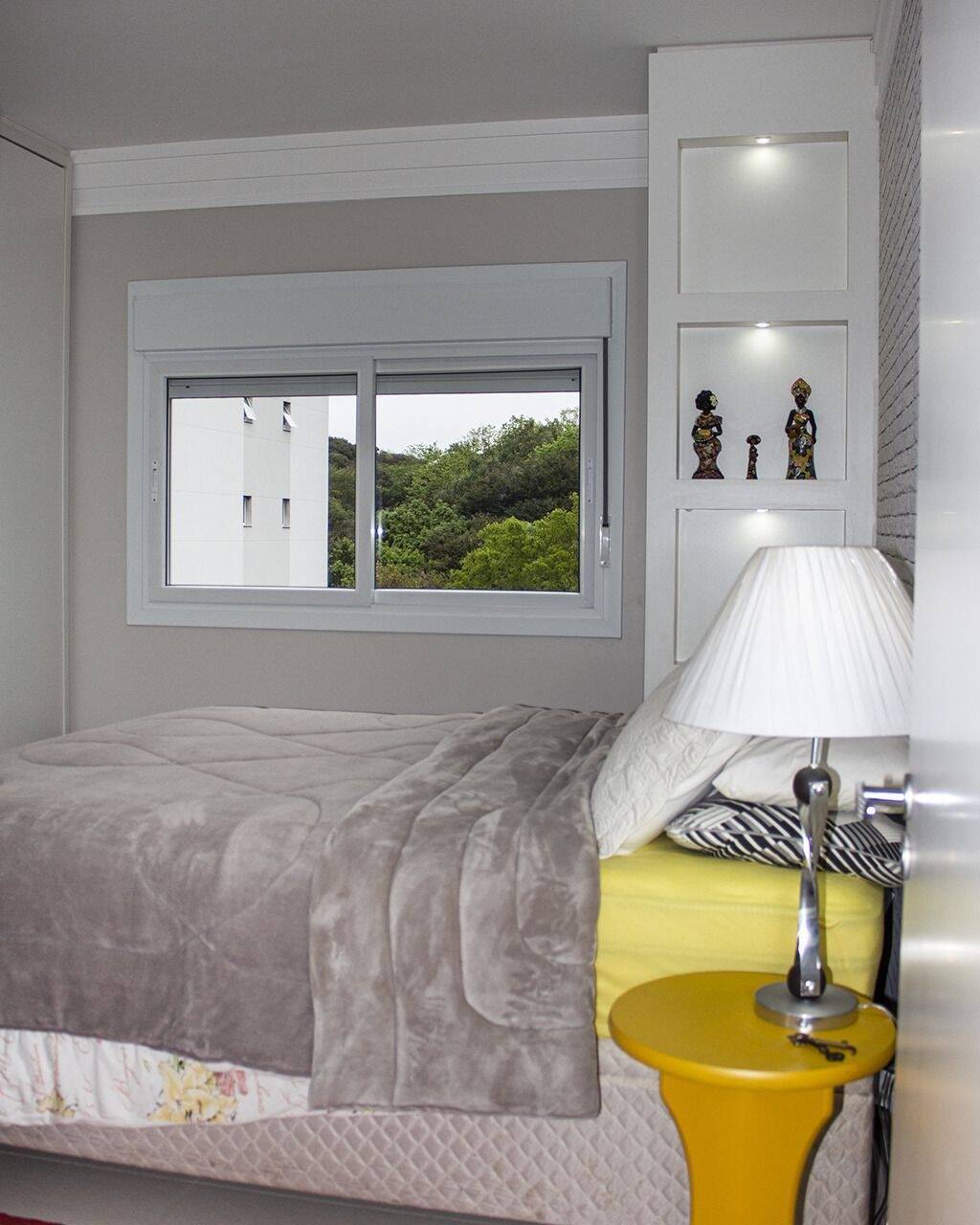 Apartamento à venda com 3 quartos, 231m² - Foto 2