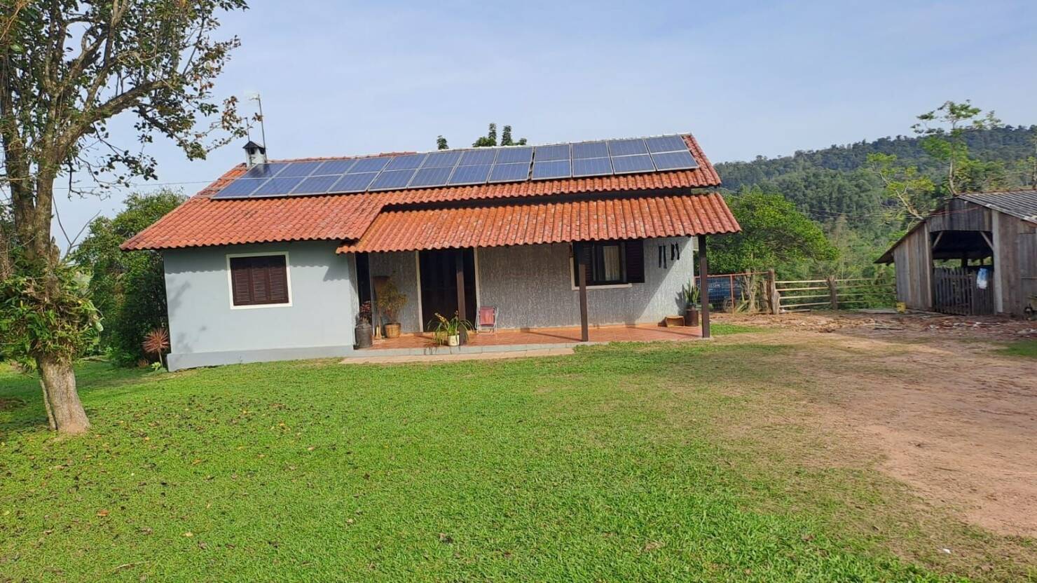 Fazenda à venda com 3 quartos, 100000m² - Foto 1