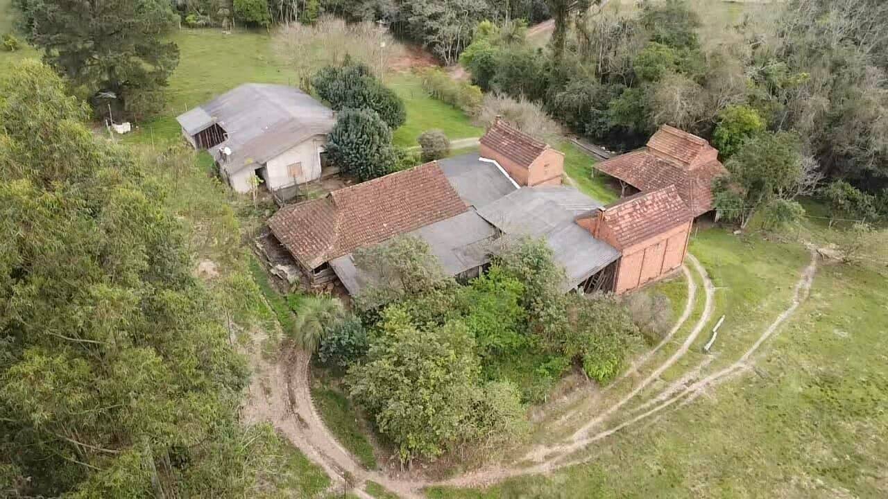 Fazenda à venda com 3 quartos, 180900m² - Foto 7