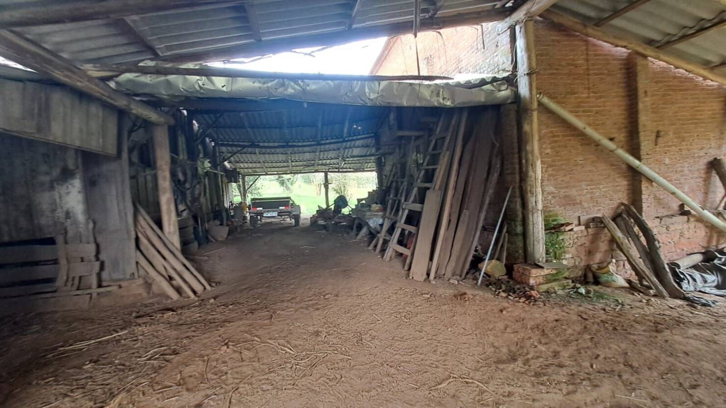 Fazenda à venda com 3 quartos, 180900m² - Foto 17