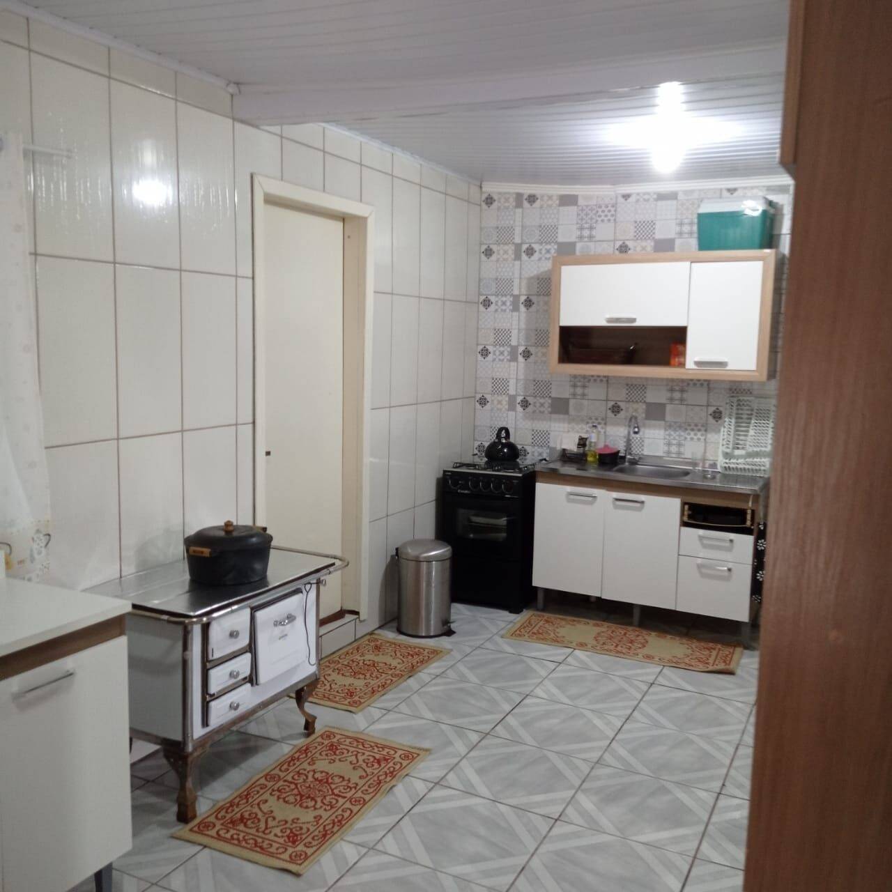 Chácara à venda com 3 quartos, 240m² - Foto 1