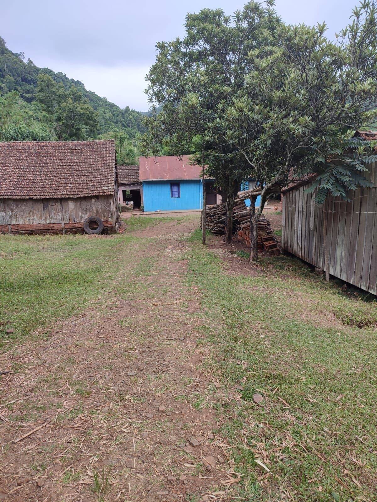 Chácara à venda com 3 quartos, 200000m² - Foto 11