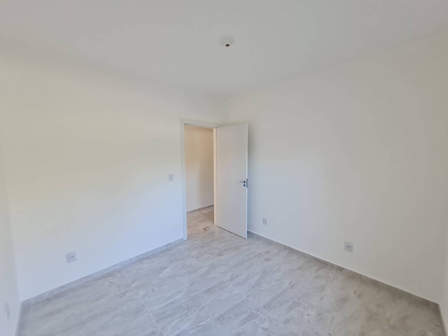 Casa à venda com 2 quartos, 80m² - Foto 19