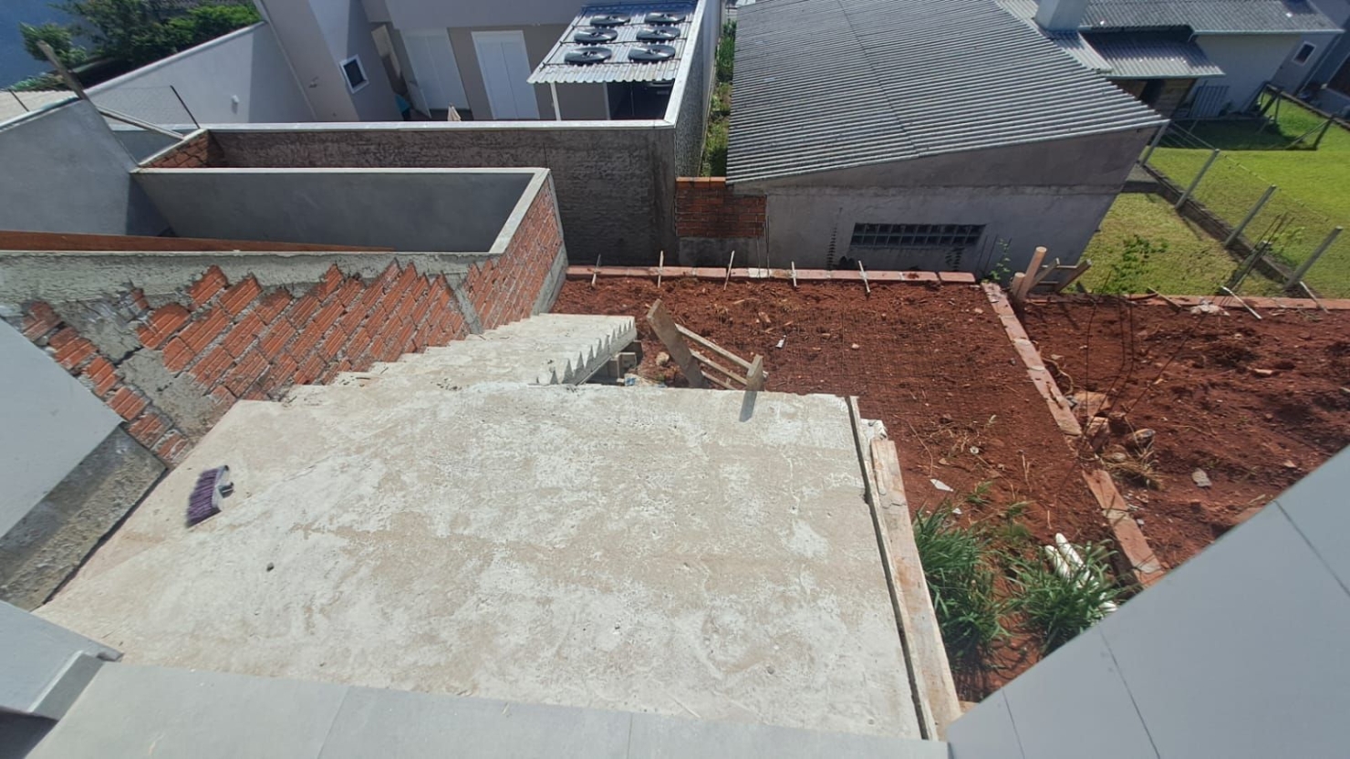 Casa à venda com 2 quartos, 55m² - Foto 13